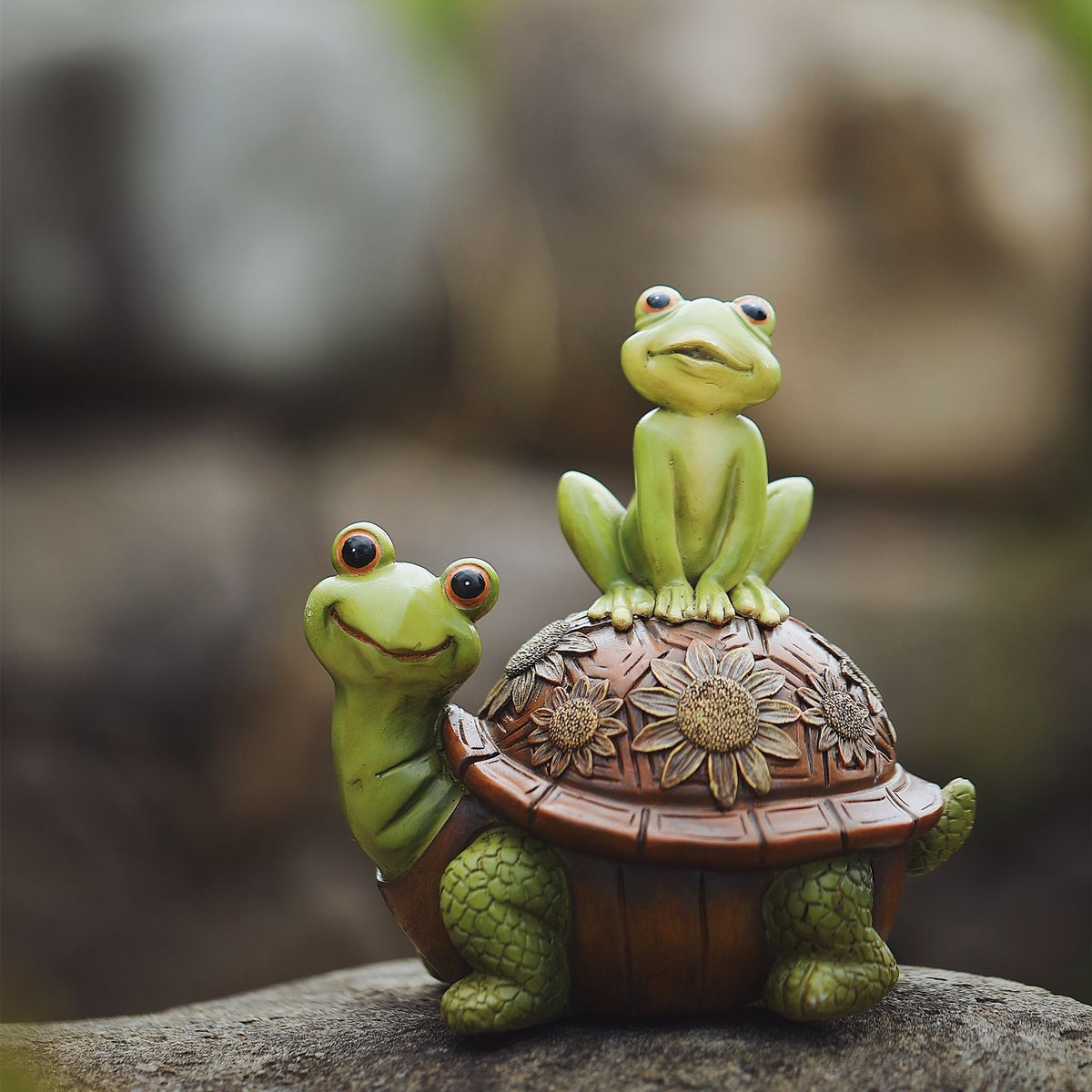 Outdoor Frog and Turtle Garden Statue, Weatherproof Resin
