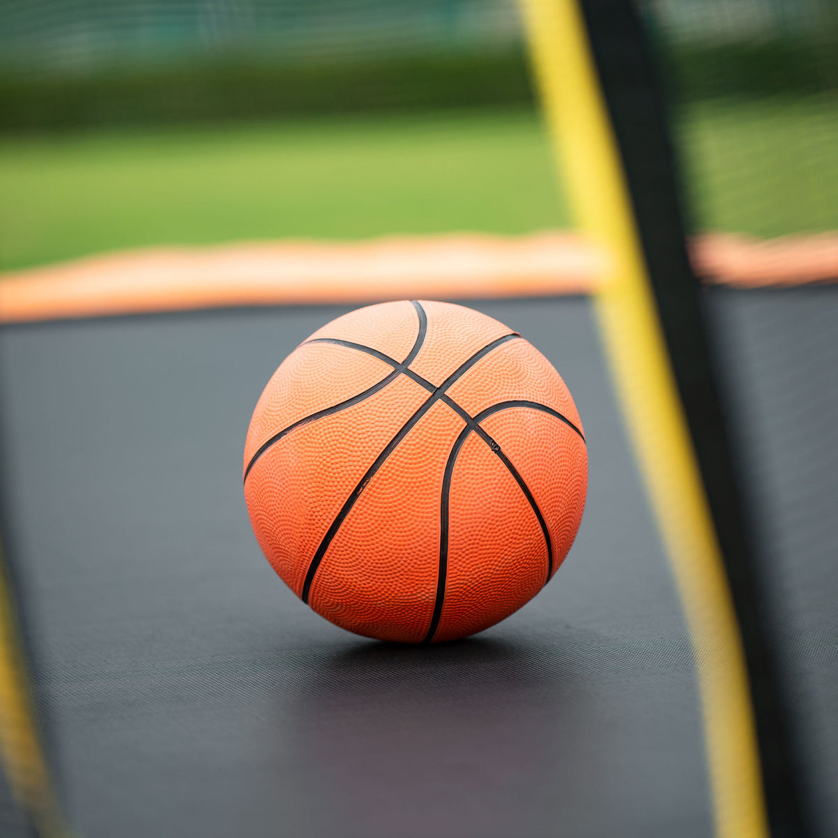 14ft Trampoline with Safety Net and Basketball Hoop