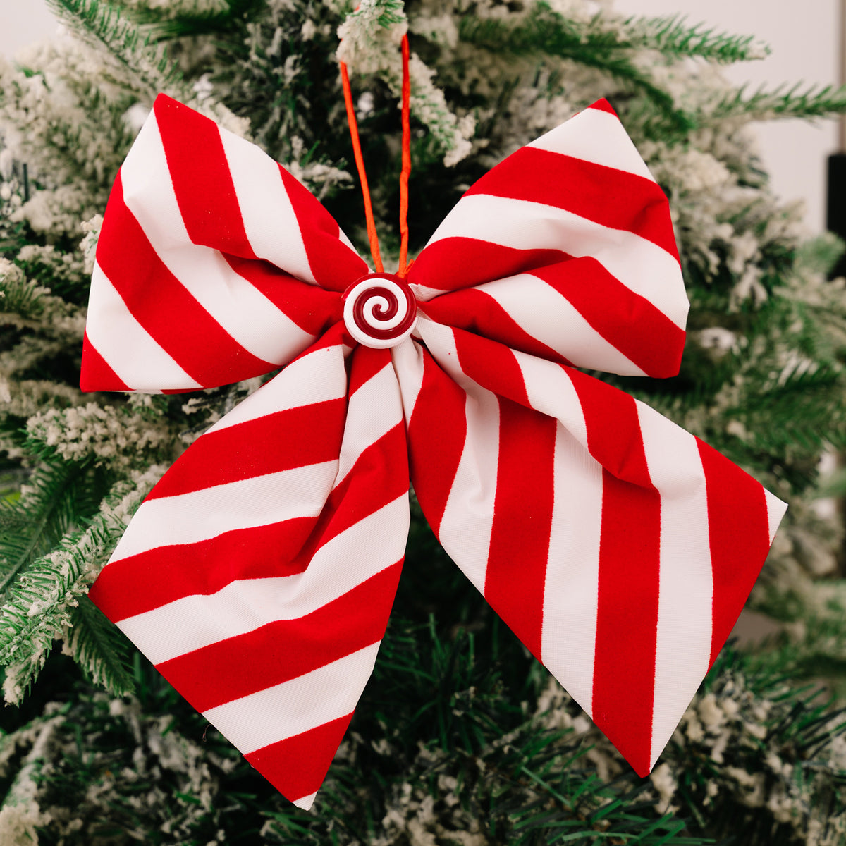 Christmas Tree Bows for Coordinated Candy-Cane Cheer