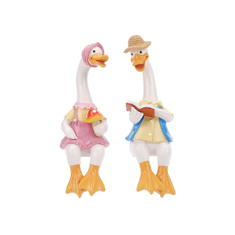 Couple Duck Garden Statues for Whimsical Outdoor Decor