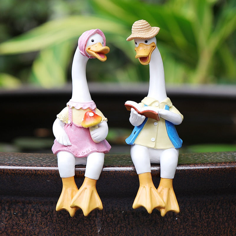 Couple Duck Garden Statues for Whimsical Outdoor Decor