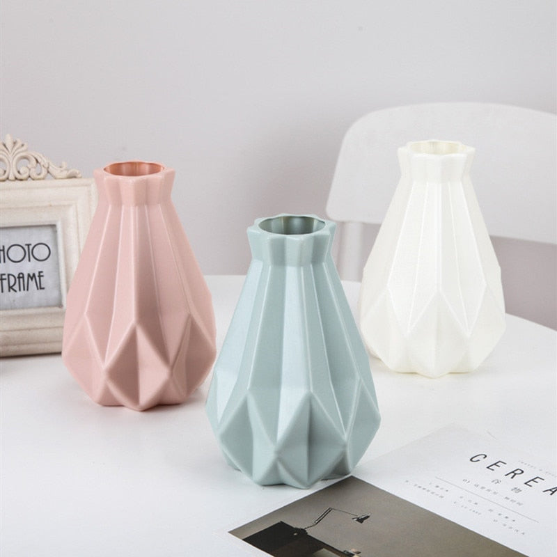 Nordic Faceted Plastic Vase: Ceramic Look, Unbreakable