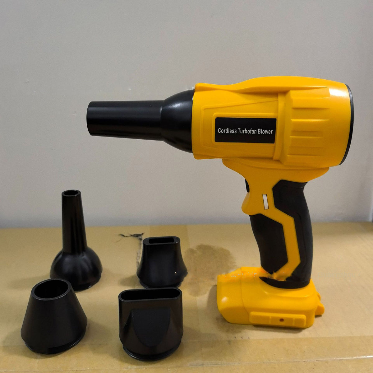 Cordless Brushless Blower Gun for Dust and Drying Jobs