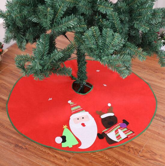 Christmas Tree Skirt with Festive Character Details