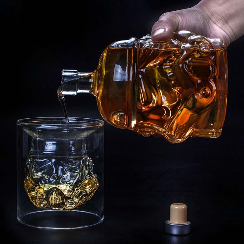Stormtrooper Whiskey Decanter with Helmet Glass Cup