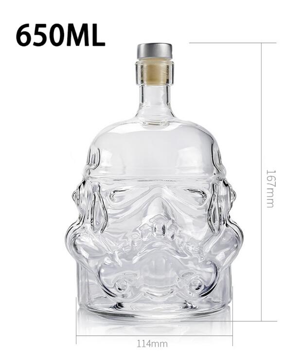Stormtrooper Whiskey Decanter with Helmet Glass Cup