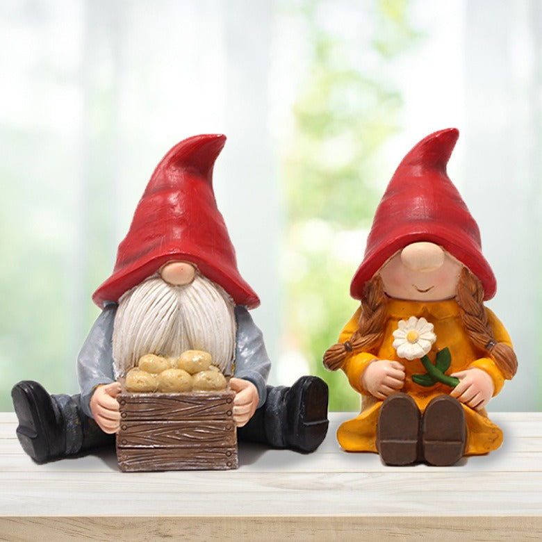 Red Hat Gnome Couple Garden Decor for Beds and Shelves
