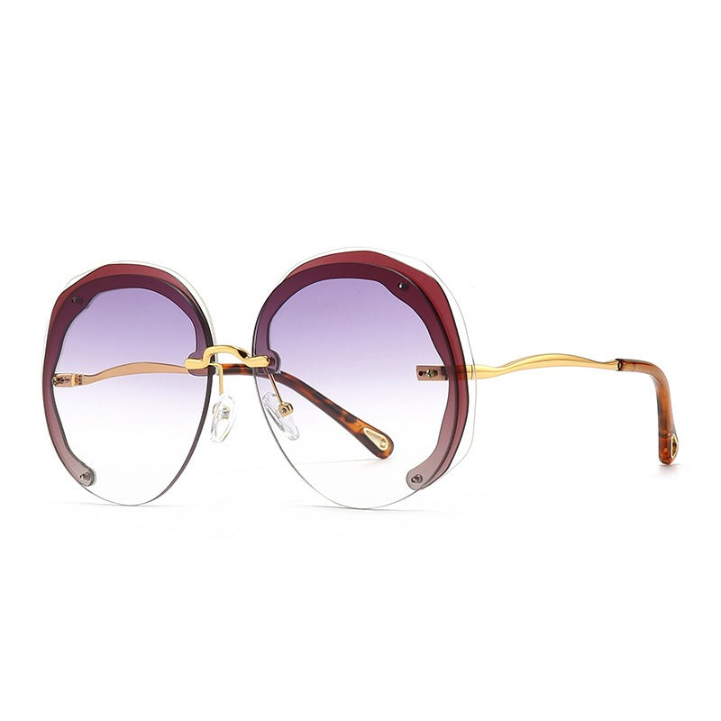 Oversized Round Sunglasses With Gradient Tinted Lenses