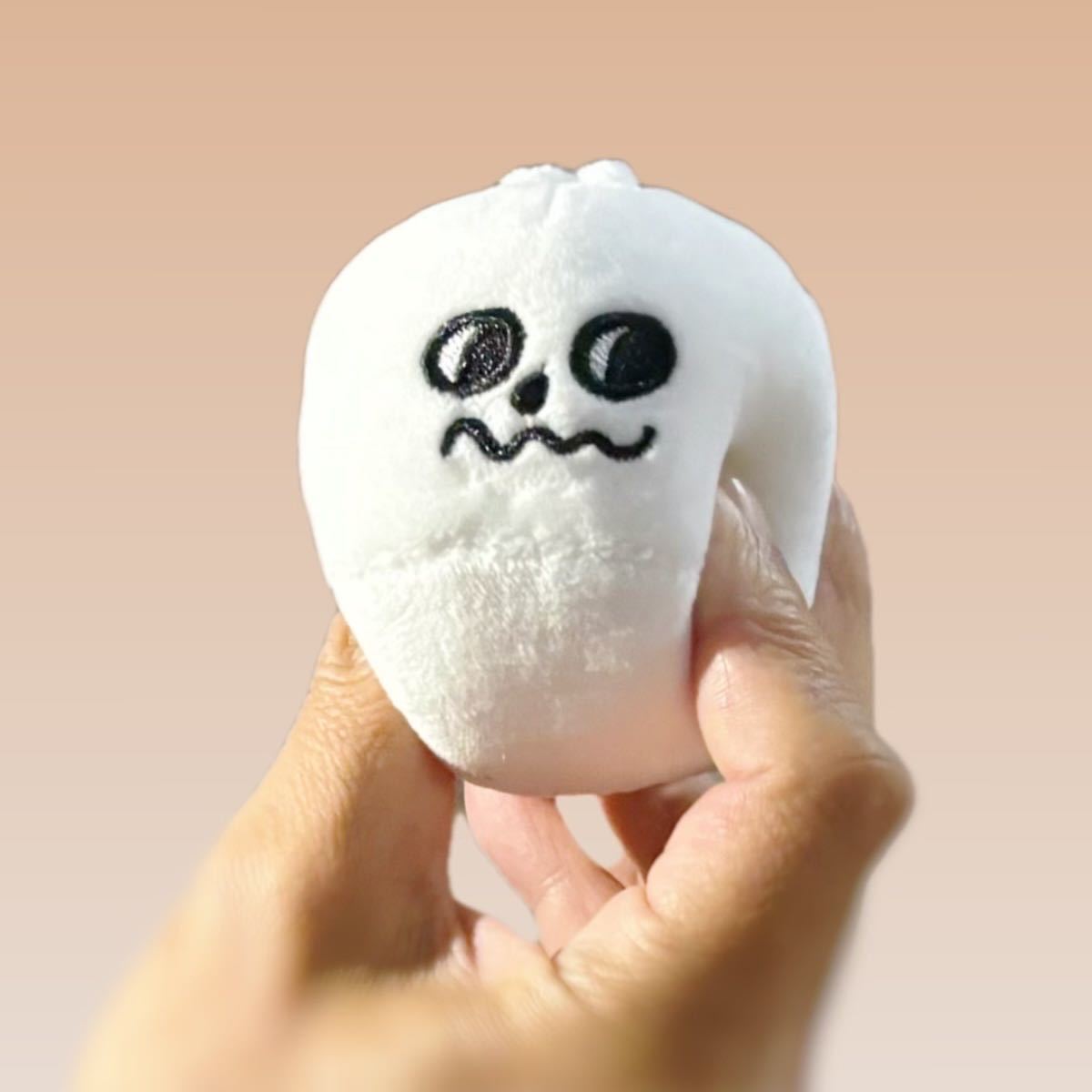 Pet Plush Bun Enrichment Toy for Sniffing and Slow Feeding