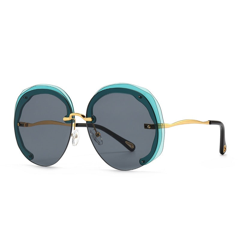 Oversized Round Sunglasses With Gradient Tinted Lenses
