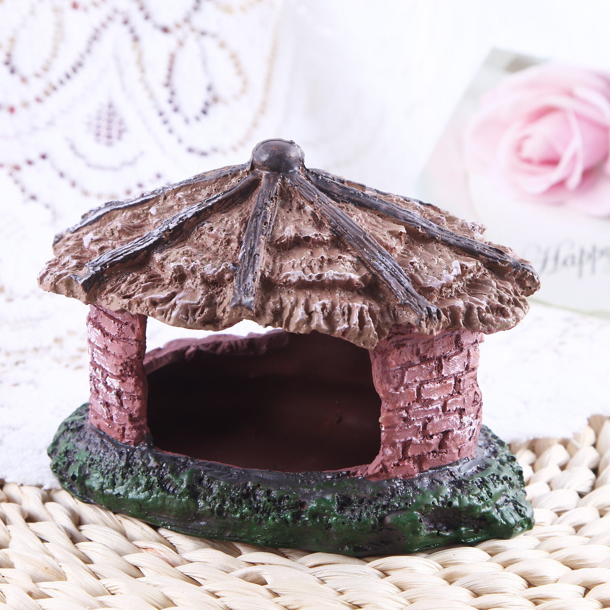 Resin Thatched Hut Hideout for Reptile & Fish Tanks