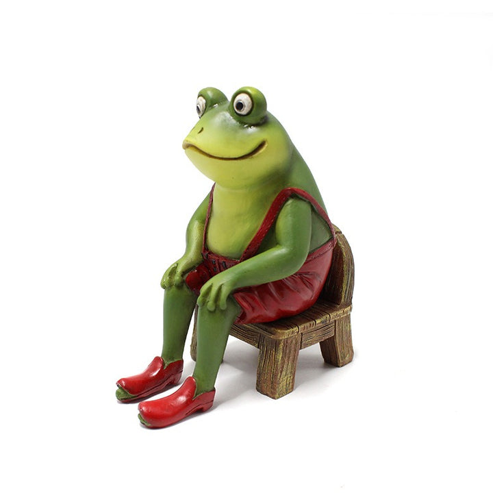 Resin Bench Frog Garden Statue for Whimsical Outdoor Decor
