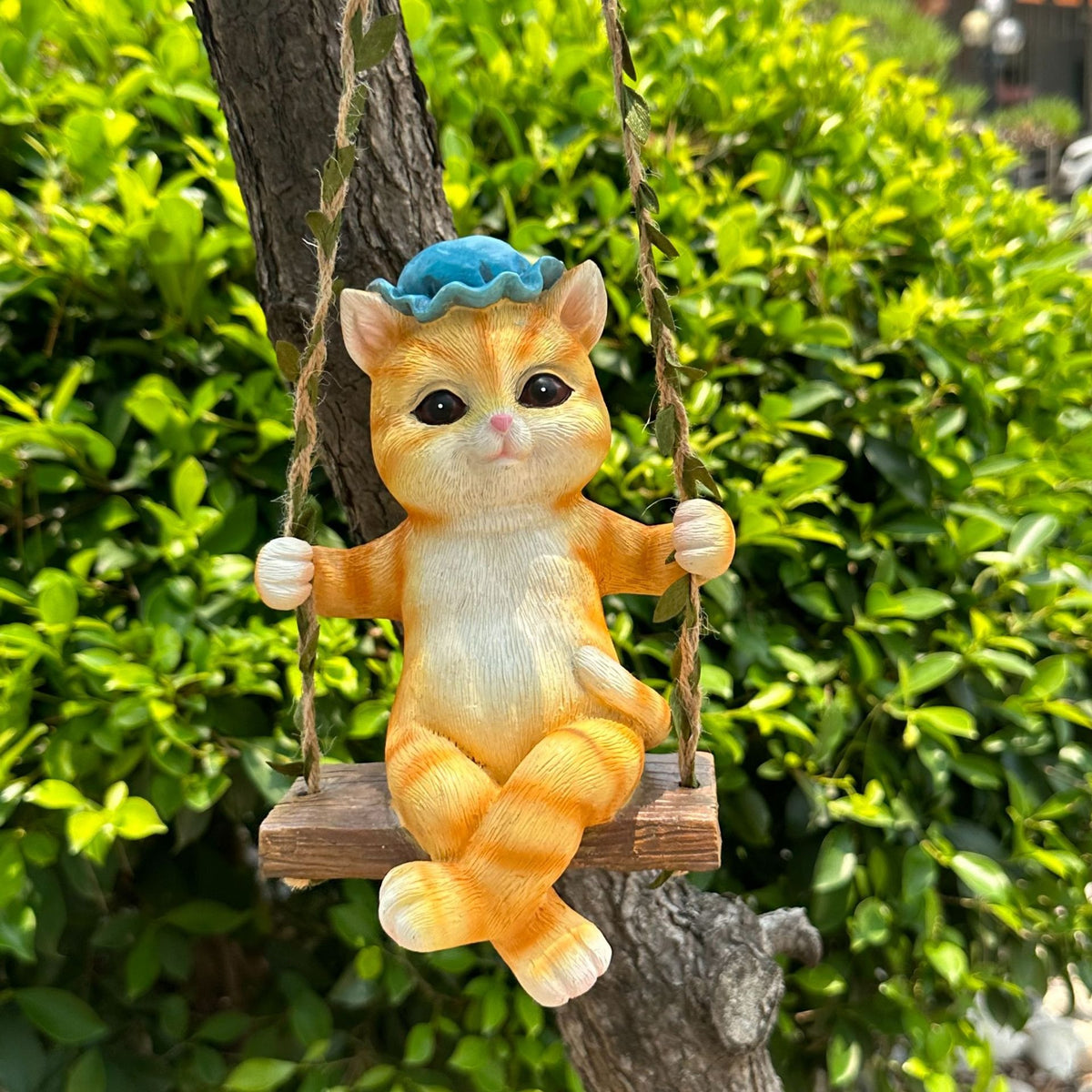 Cat Garden Outdoor Hanging Resin Pendant for Trees