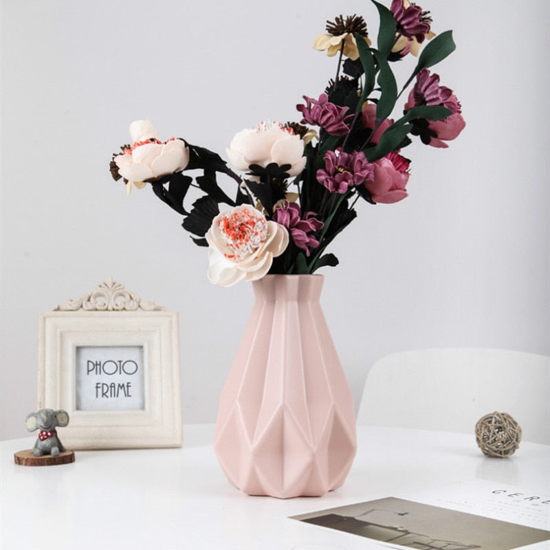 Nordic Faceted Plastic Vase: Ceramic Look, Unbreakable
