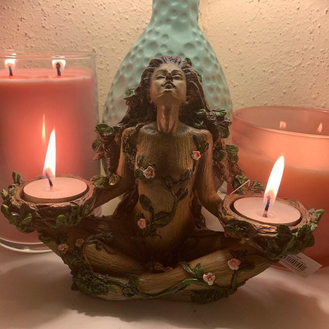 Decorative Candle Holder: Magical Woodland Ambiance