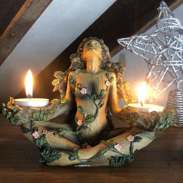Decorative Candle Holder: Magical Woodland Ambiance