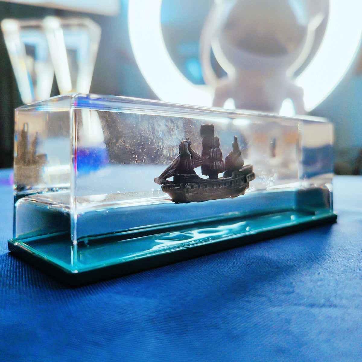 Floating Pirate Ship Desk Ornament for Calm Moments