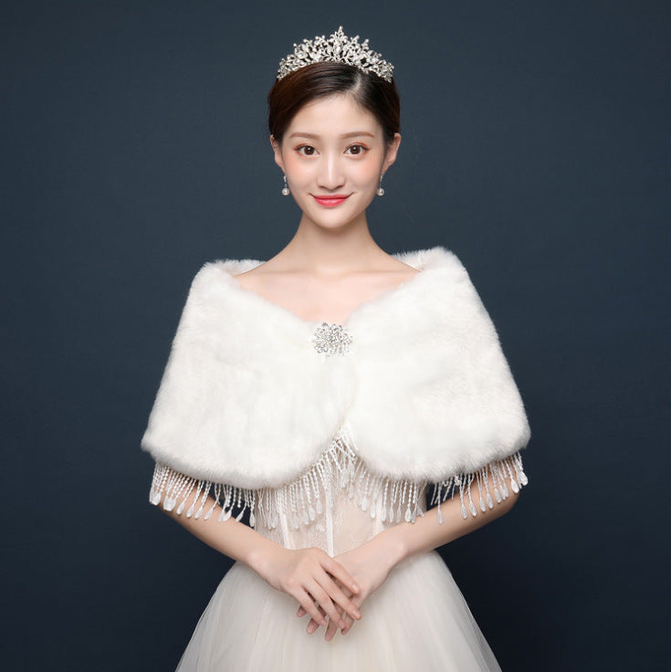 Ivory Faux Fur Bridal Shawl for Winter Wedding Looks