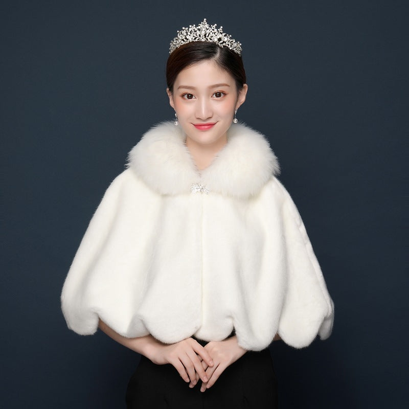 Ivory Faux Fur Bridal Shawl for Winter Wedding Looks