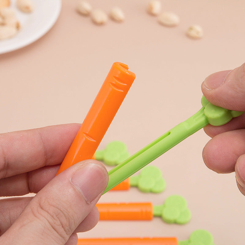 Carrot Sealing Clips for Snack Bags with Wall Holder