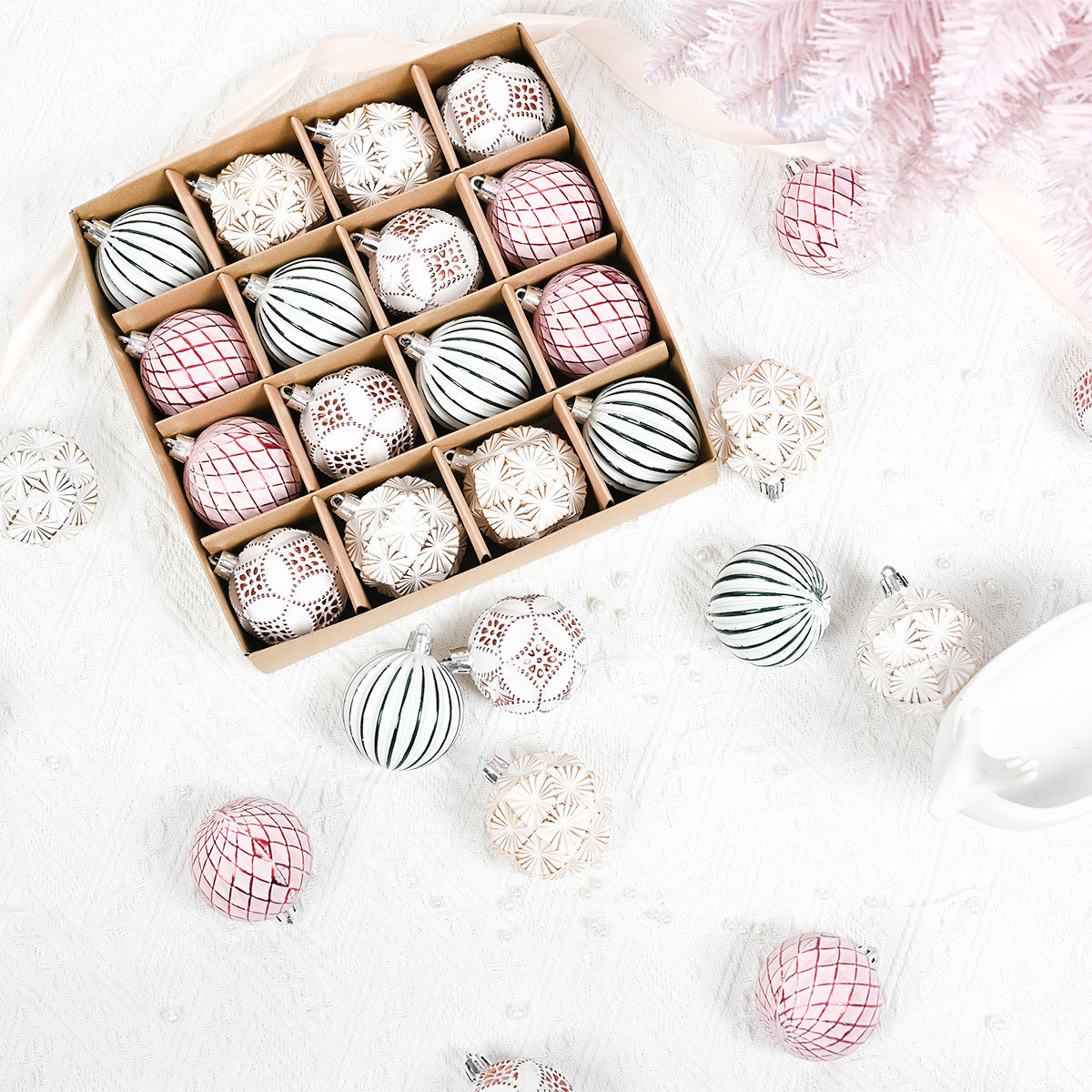 Christmas Ornaments Vintage 16-Piece Display Gift Box