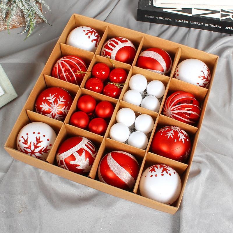 Christmas Ornaments Set for a Coordinated Festive Tree