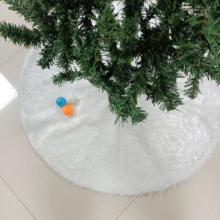 Fluffy White Christmas Tree Skirt for a Snowy Display