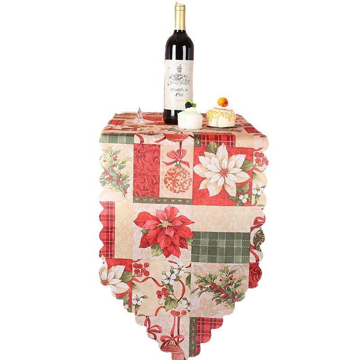 Christmas Table Runner – Festive Scalloped Table Decor