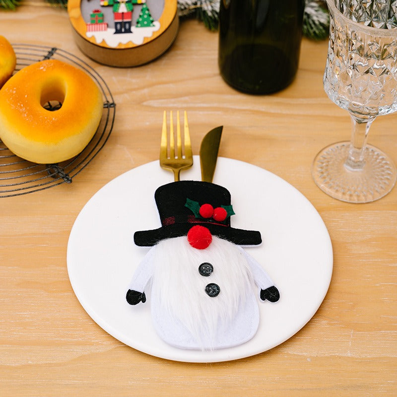 Christmas Table Decorations for Festive Place Settings
