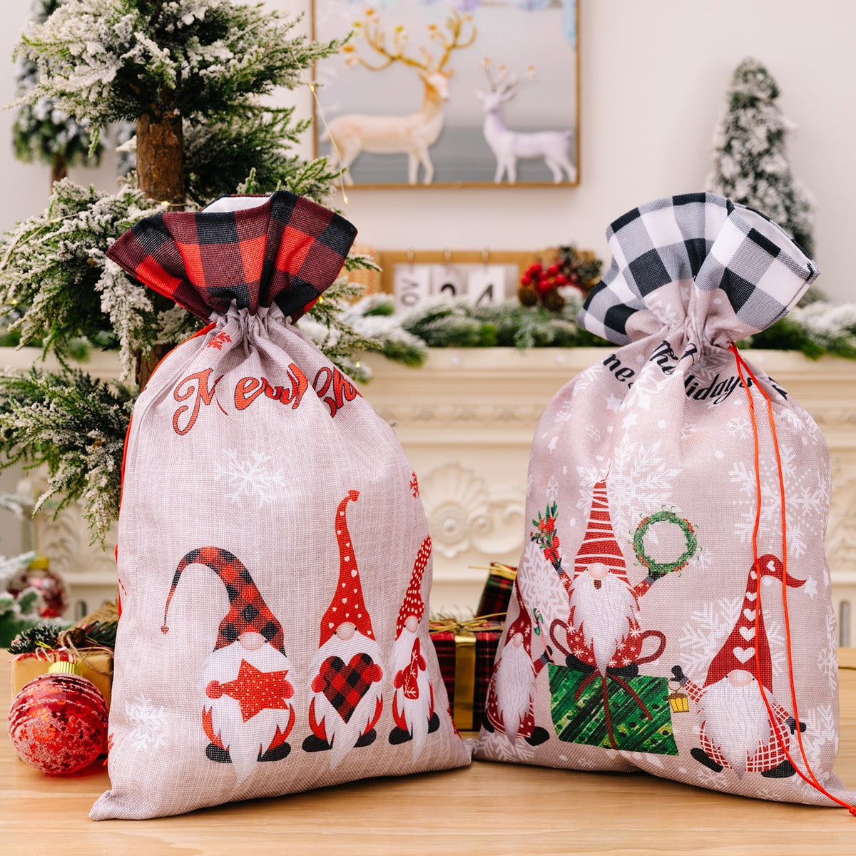 Christmas Gift Bag with Reusable Linen-Look Holiday Charm