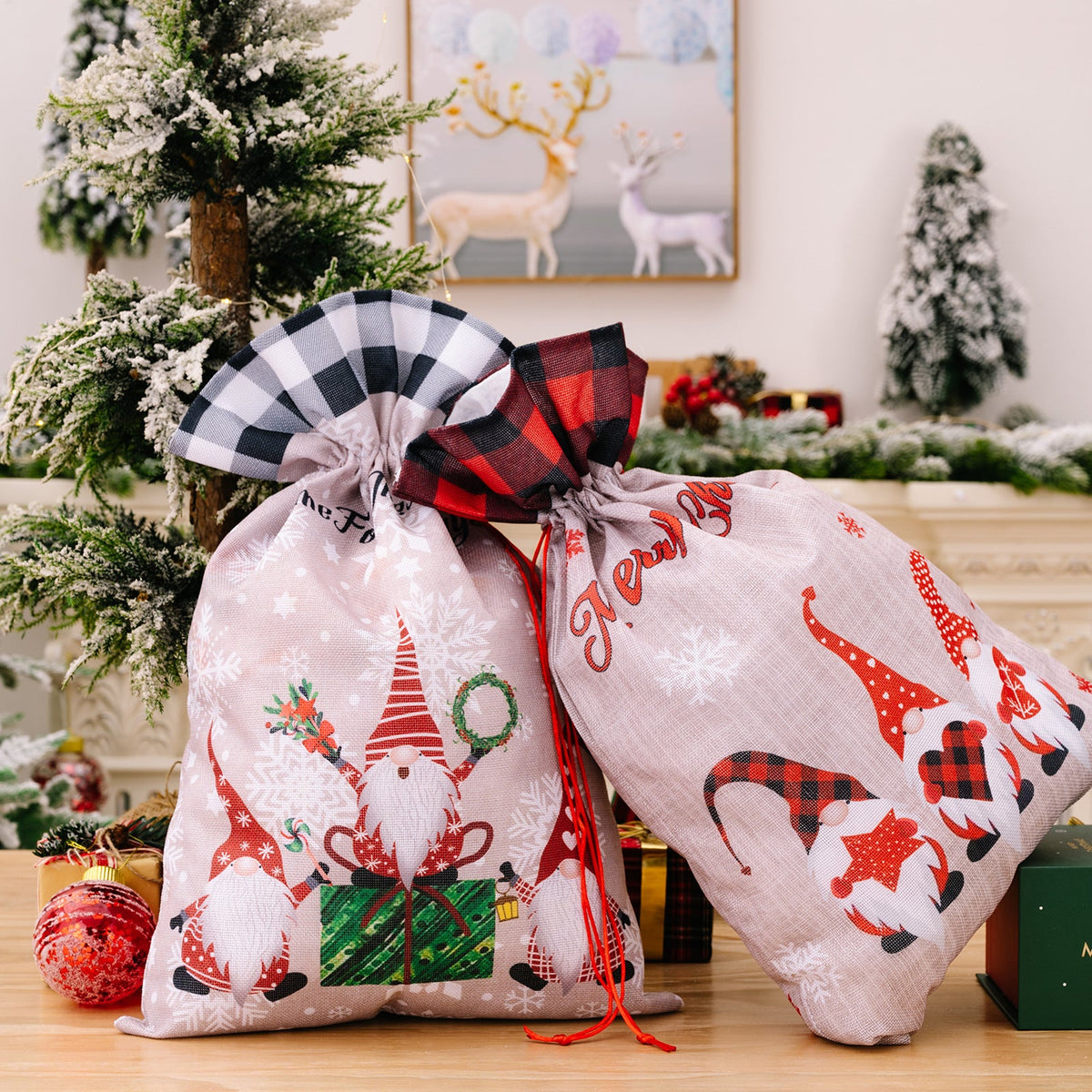 Christmas Gift Bag with Reusable Linen-Look Holiday Charm