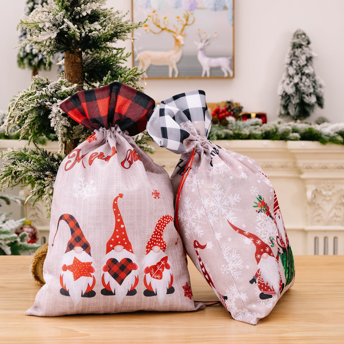 Christmas Gift Bag with Reusable Linen-Look Holiday Charm