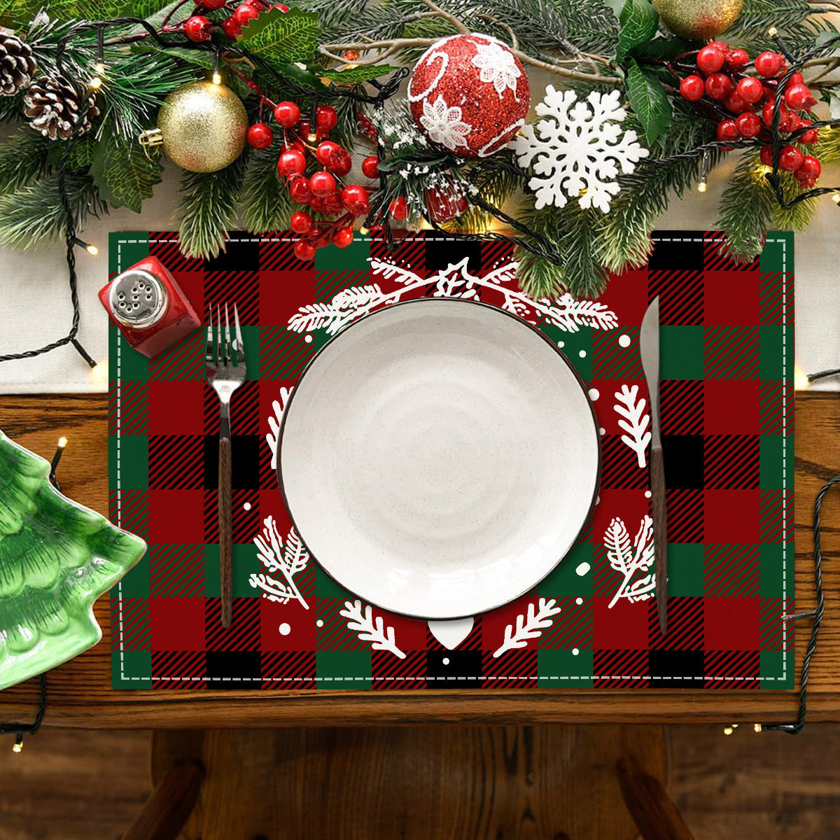 Christmas Placemats for Festive Plaid Table Settings