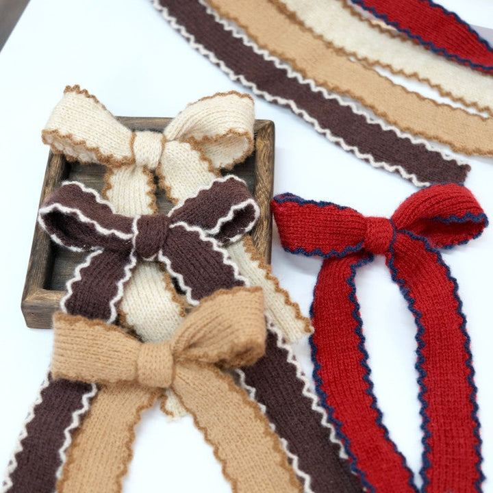 Knitted Christmas Bow Ribbon with Wavy Edge Trim