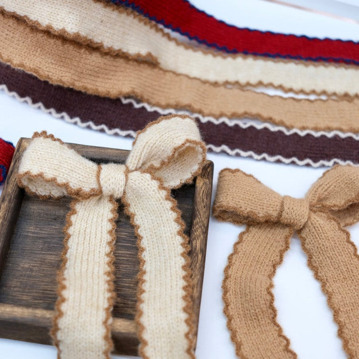 Knitted Christmas Bow Ribbon with Wavy Edge Trim