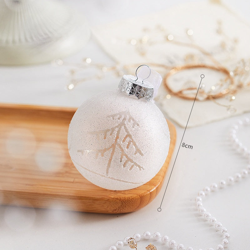 Christmas Tree Ornaments for a Refined Winter Display