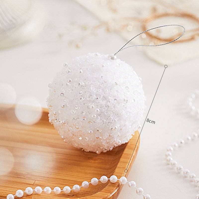Christmas Tree Ornaments for a Refined Winter Display