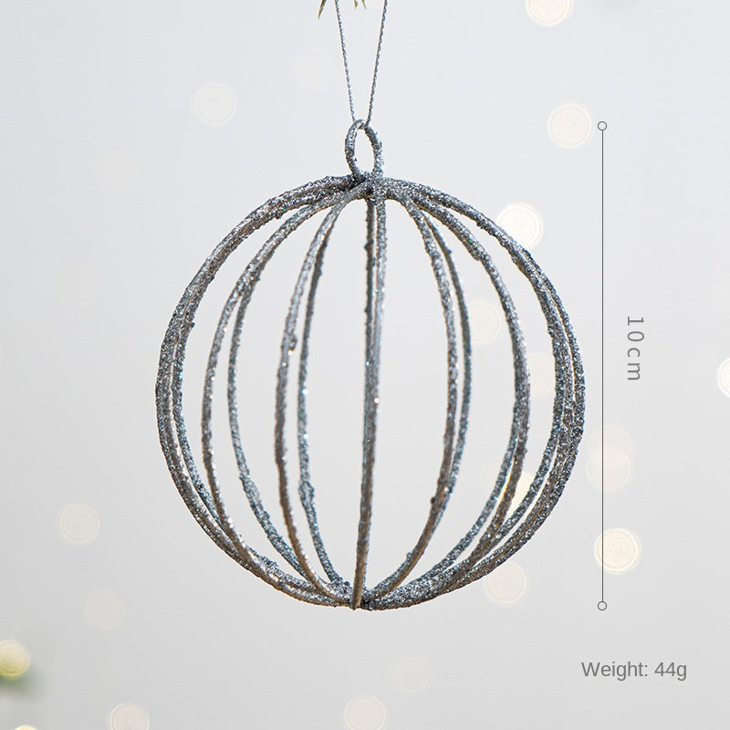Christmas Tree Ornaments for a Refined Winter Display