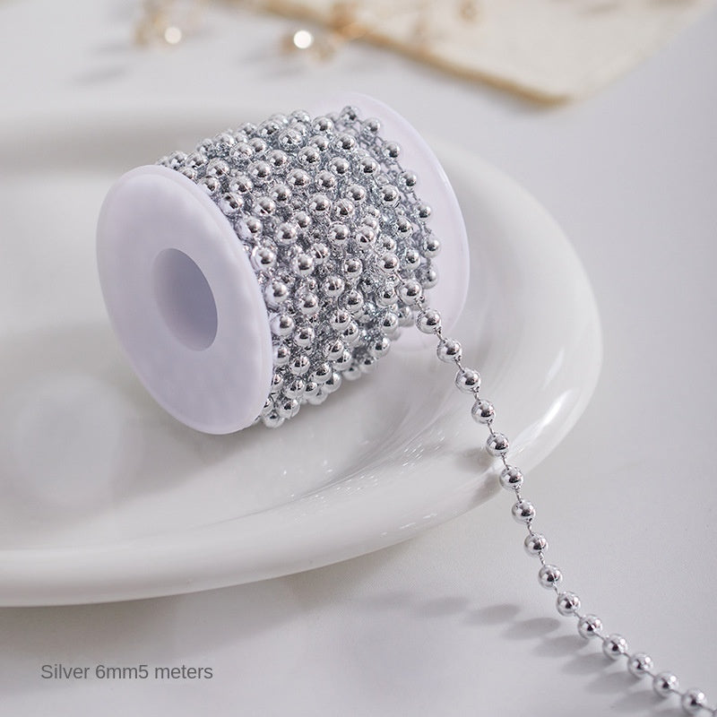 Christmas Tree Ornaments for a Refined Winter Display