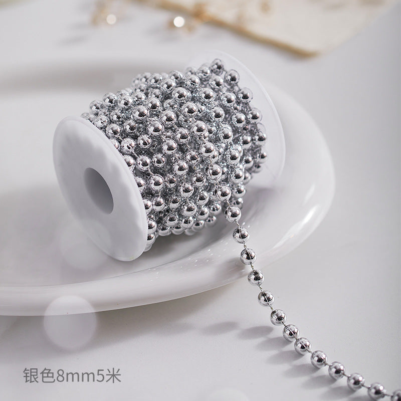 Christmas Tree Ornaments for a Refined Winter Display