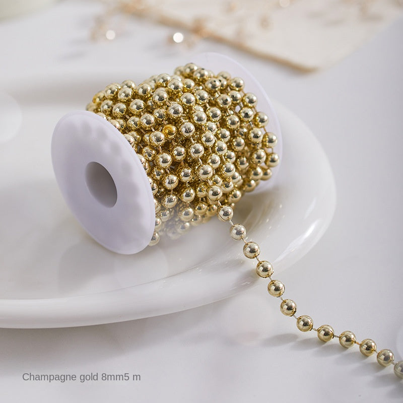 Christmas Tree Ornaments for a Refined Winter Display