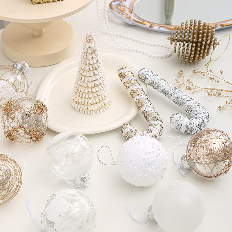 Christmas Tree Ornaments for a Refined Winter Display
