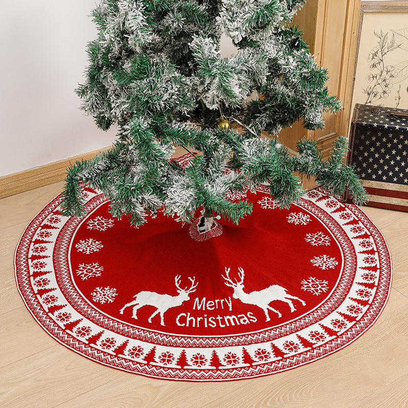 Knitted Christmas Tree Skirt for a Cozy Nordic Look