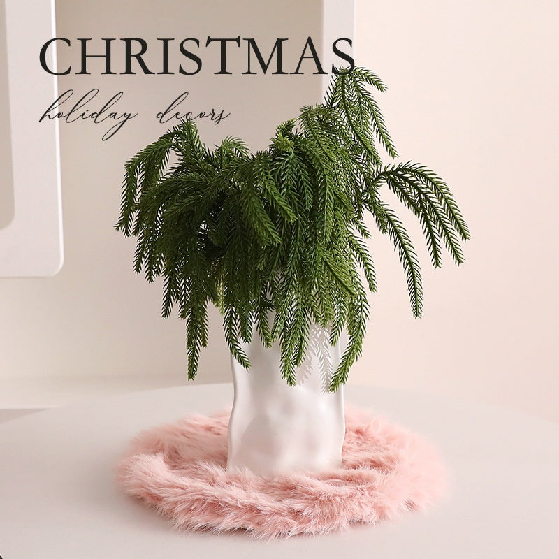 Plush Christmas Tree Skirt for Cozy Holiday Decor
