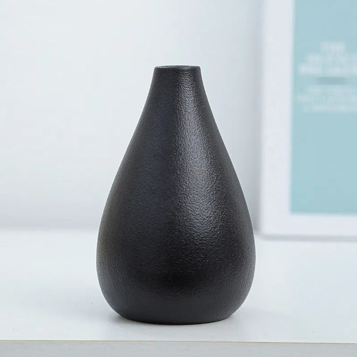Matte Black Ceramic Vase for Minimalist Arrangements
