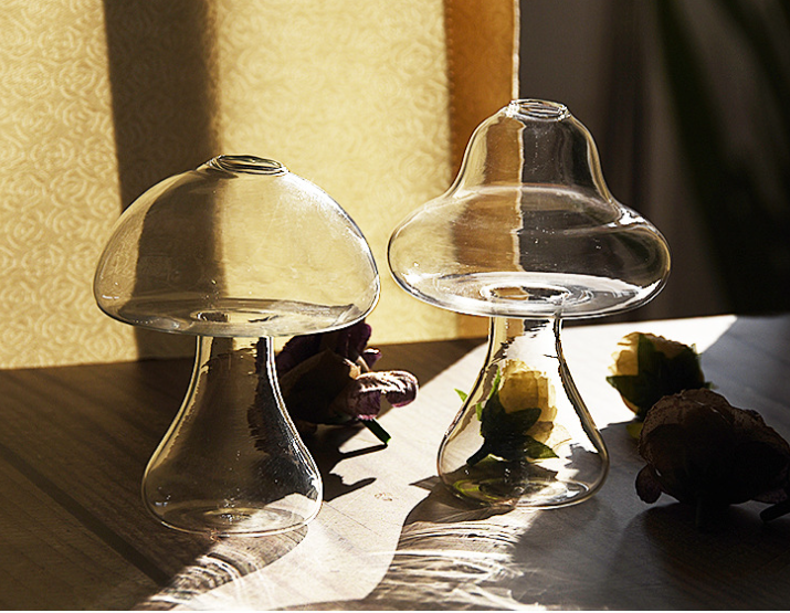 Mushroom Glass Vase for Small Flowers and Aquatic Plants