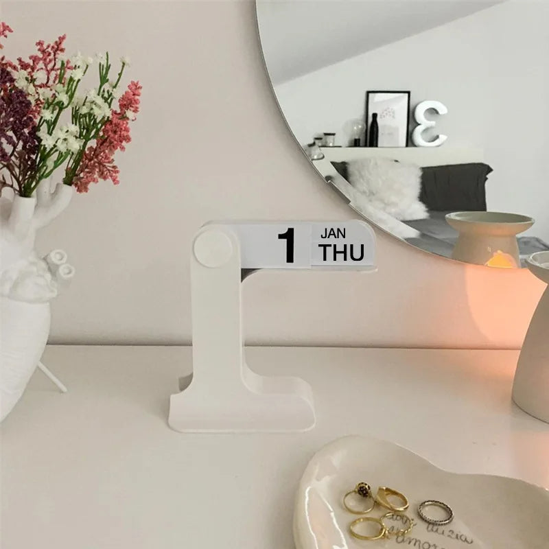 Flippable Desk Calendar With Sculptural Modern Design