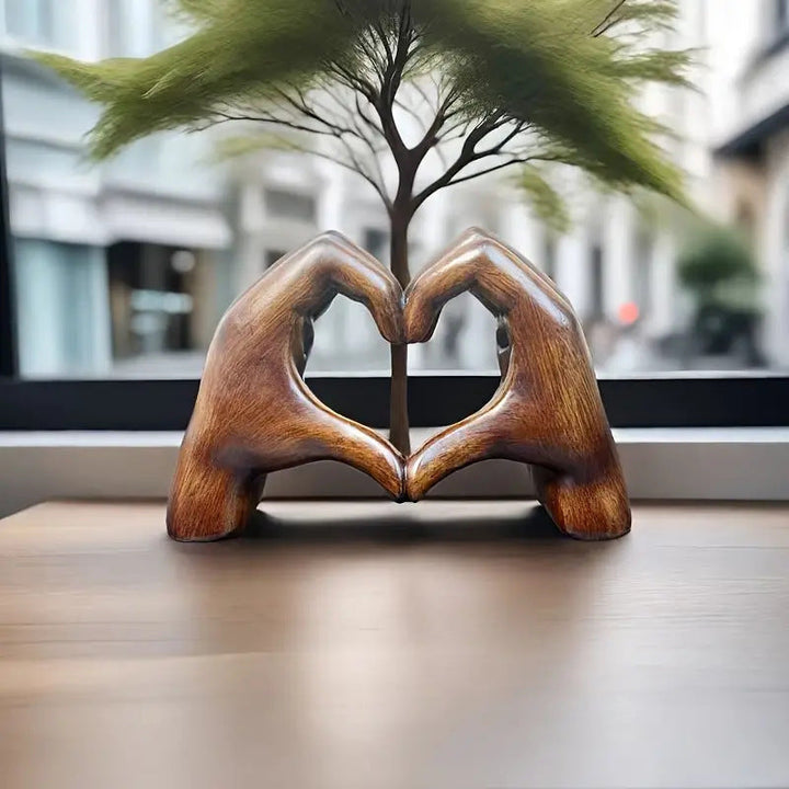 Heart-Shaped Resin Statue for Meaningful Mother’s Day