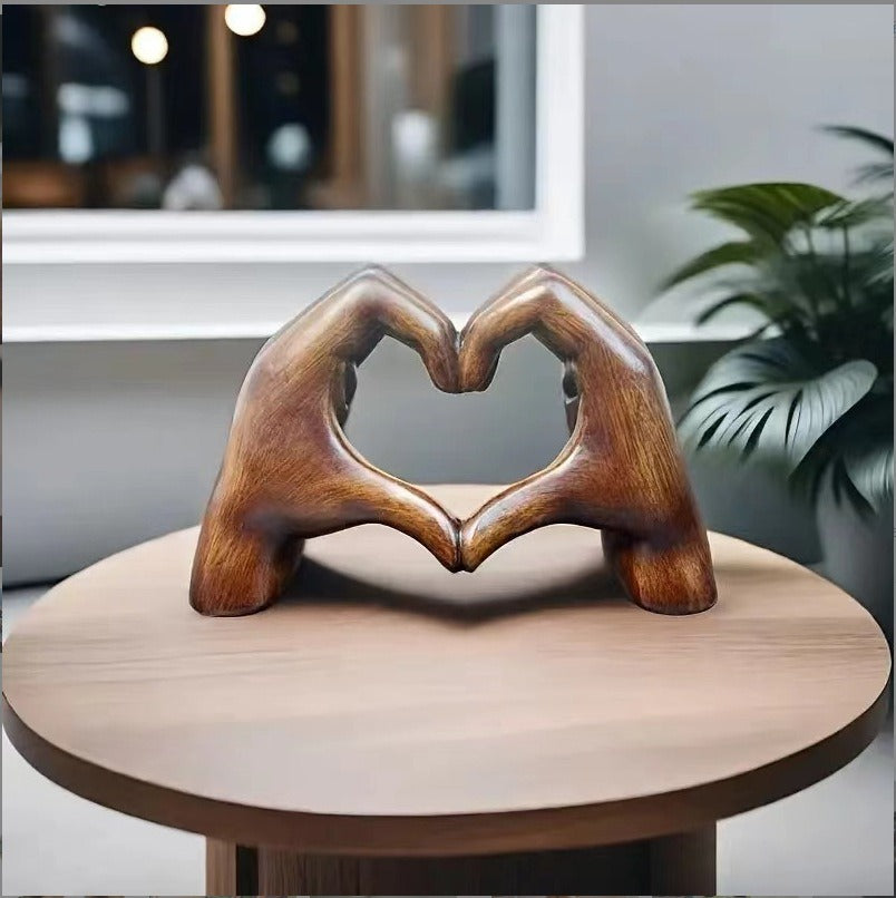 Heart-Shaped Resin Statue for Meaningful Mother’s Day