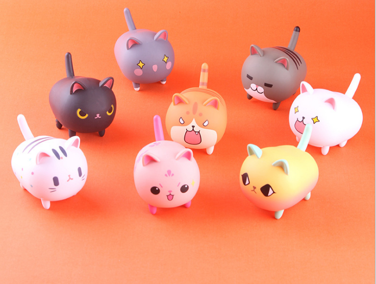 Electric Crawling Cat Toy for Playful Collectors & Gifts
